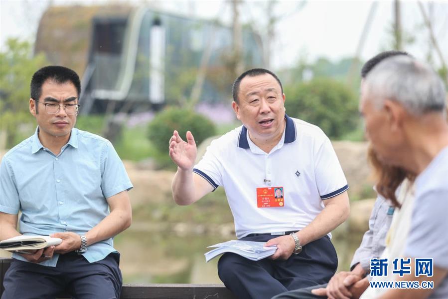 （新華全媒頭條·兩會精神看落實·圖文互動）（2）整體謀劃、系統(tǒng)升級、全面提升——落實全國兩會精神織牢織密公共衛(wèi)生防護網(wǎng)